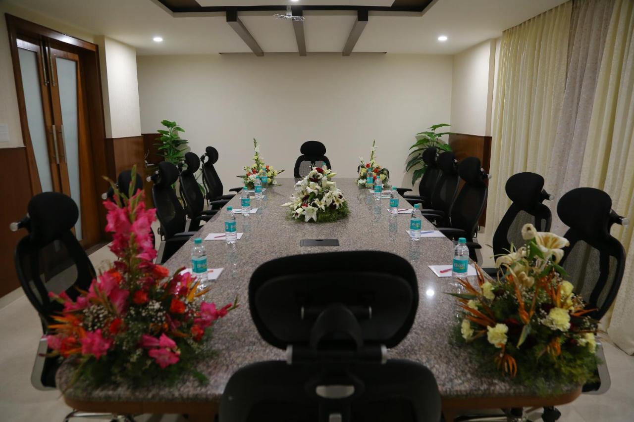 Hotel U.T.Elegance Bangalore Dış mekan fotoğraf
