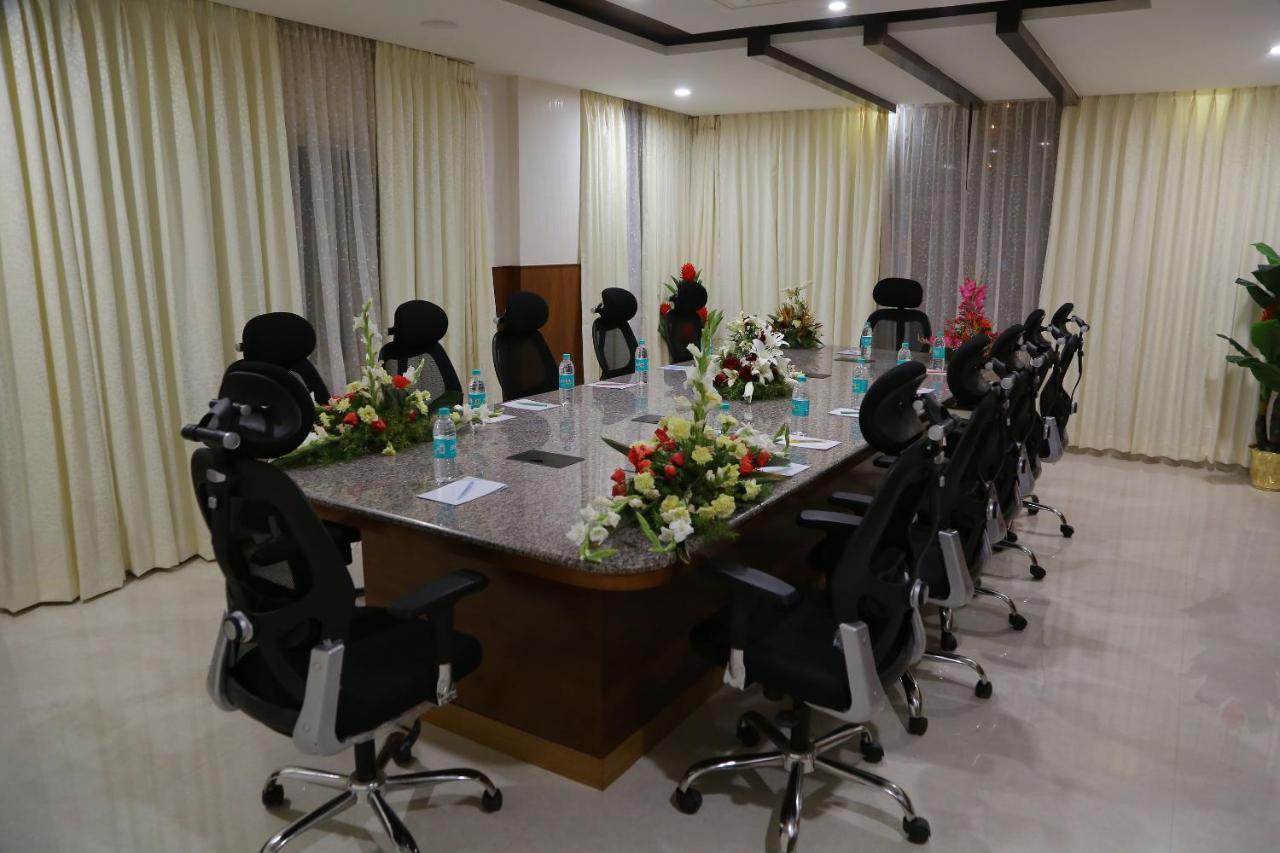 Hotel U.T.Elegance Bangalore Dış mekan fotoğraf