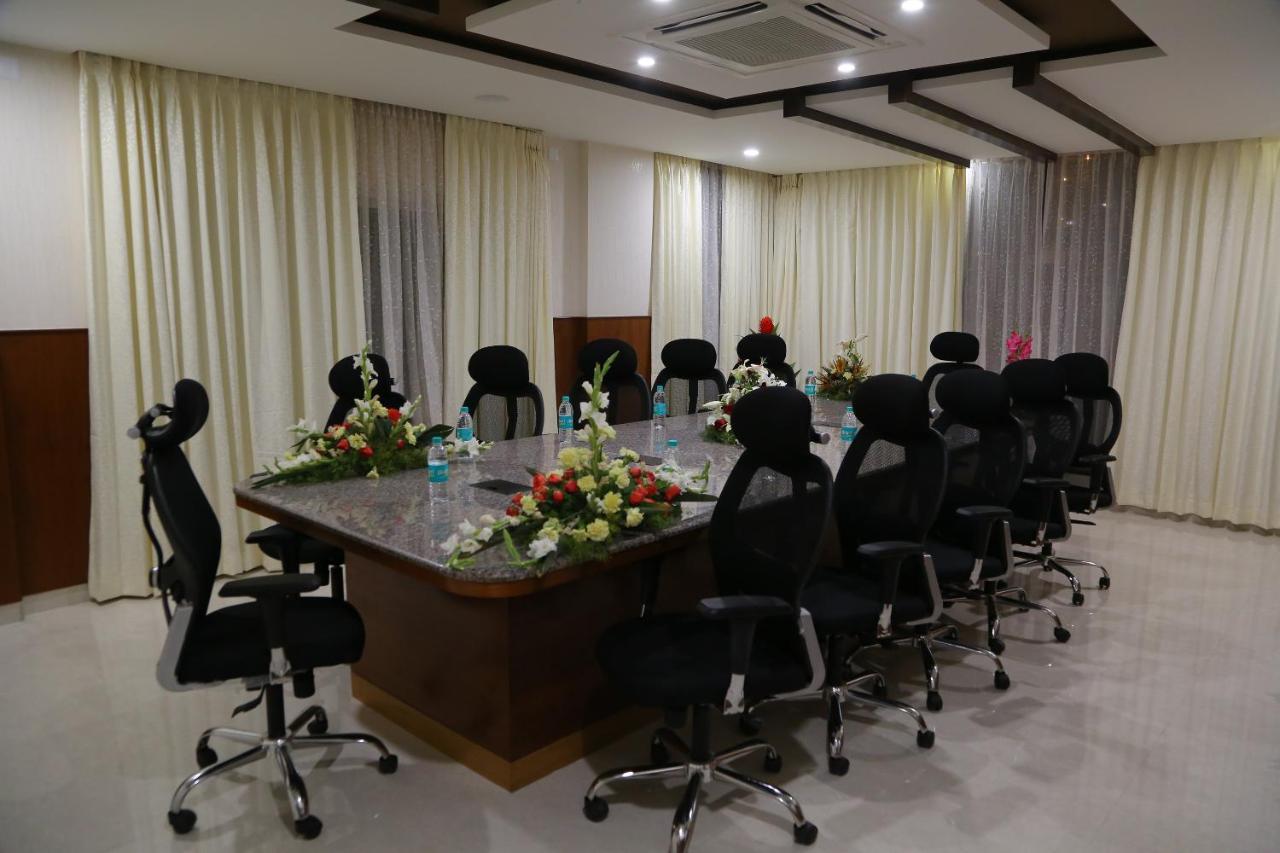 Hotel U.T.Elegance Bangalore Dış mekan fotoğraf