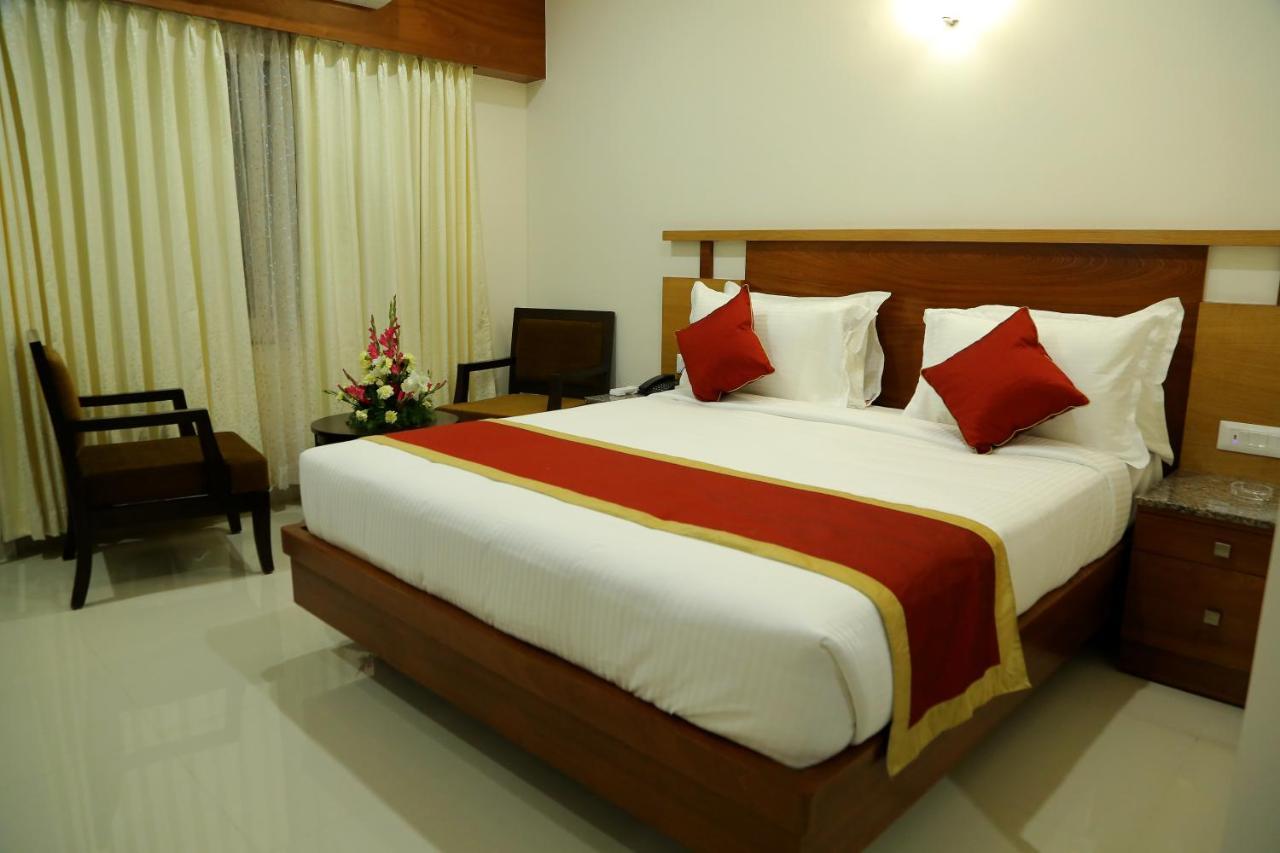 Hotel U.T.Elegance Bangalore Dış mekan fotoğraf