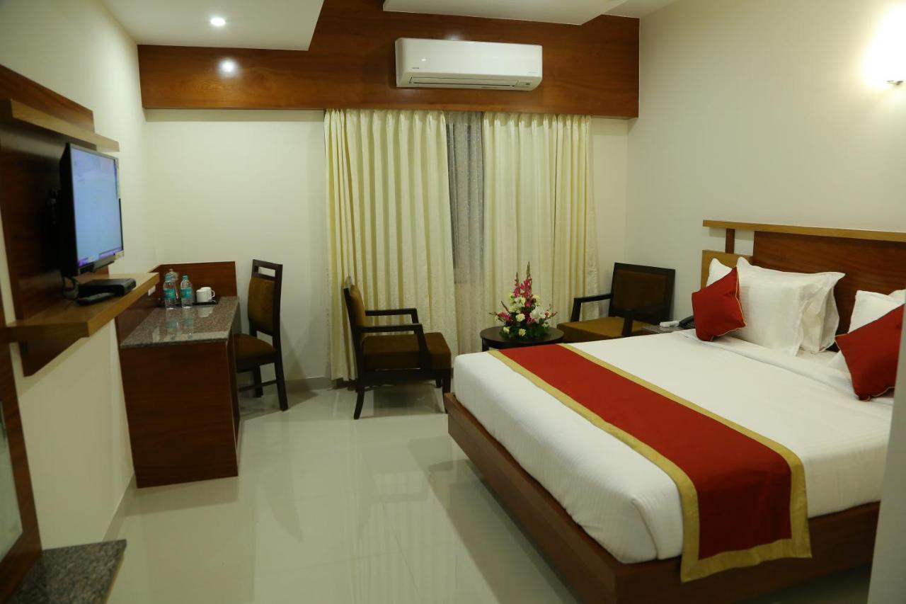 Hotel U.T.Elegance Bangalore Dış mekan fotoğraf